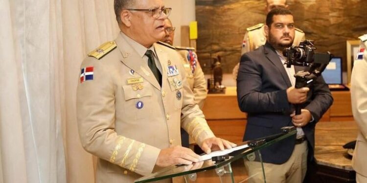 Ministro de Defensa admite excesos durante deportaciones