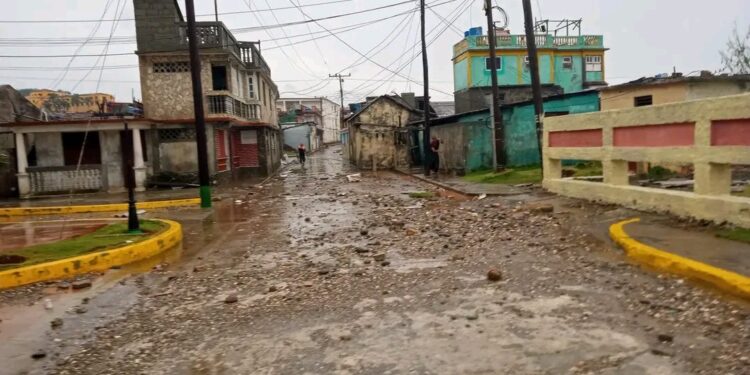 Cuba toma medida por paso de huracán Oscar