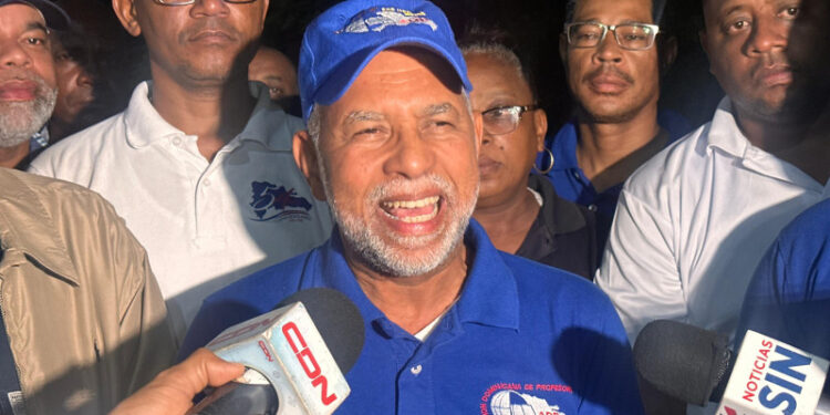 Primer boletín da como virtual vencedor de las elecciones ADP a Eduardo Hidalgo