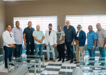 Líderes de opinión sobrevuelan costa de Barahona y Pedernales