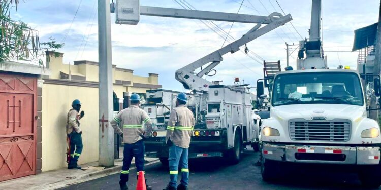 Edesur rehabilita redes en Baní