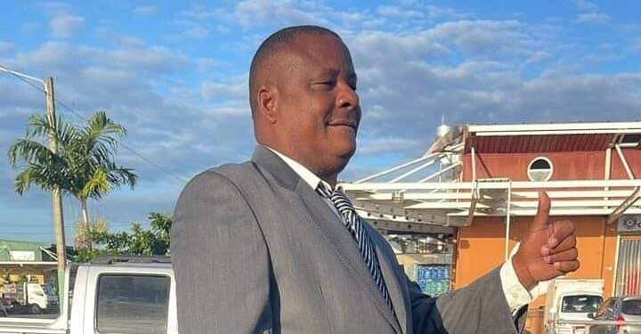 Padre e hijo mueren en choque de camión y bus de Caribe Tours