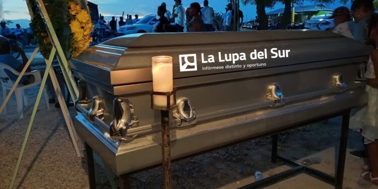 Sepultan hoy exdirector distrital de El Salado e hijo
