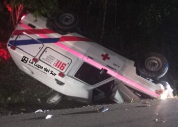 Conductor de ambulancia del 911 se accidente en Polo
