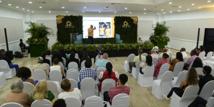 Infotep capacitó 121,944 en el área turística