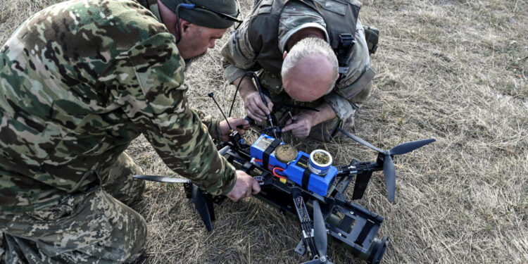Cómo el conflicto en Ucrania está transformando cómo se hace la guerra