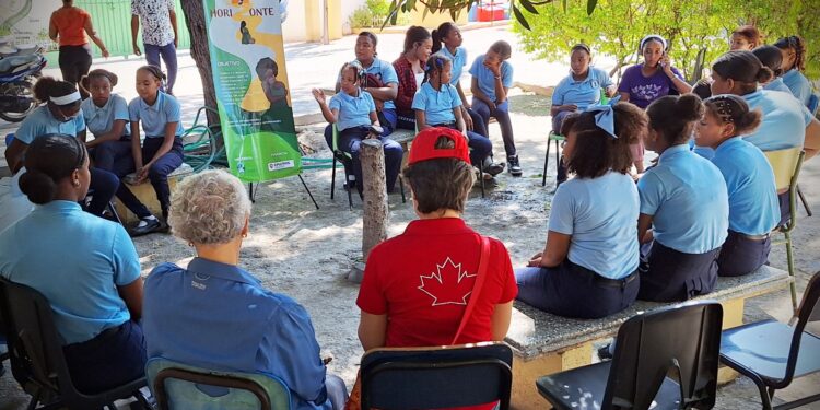 Buscan prevenir matrimonios y embarazos en adolescentes en el Sur