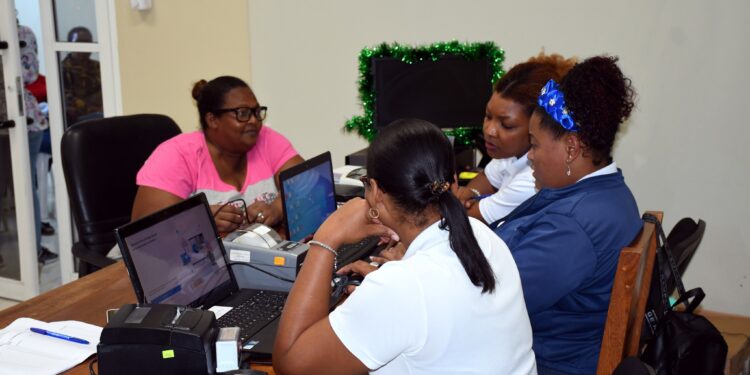 UASD Recinto Barahona desarrolla operativo médico