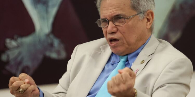 Waldo «desnuda» el sistema sanitario dominicano