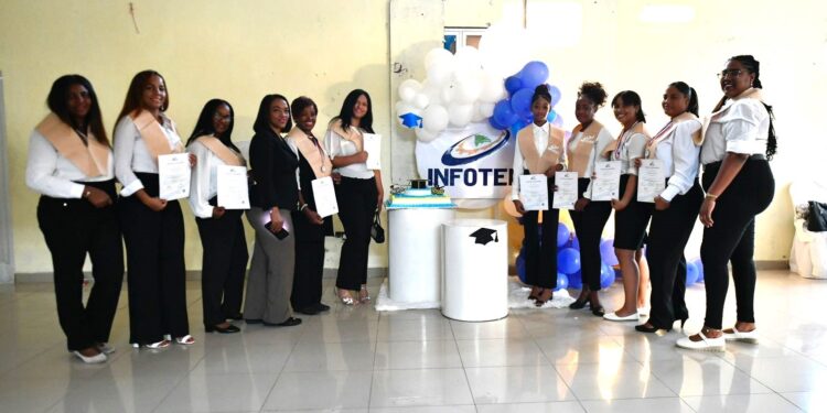 Infotep certifica 108 como nuevos técnicos en La Caleta
