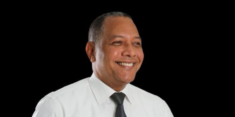 Bautista López anuncia candidatura a vicerrectoría de Extensión