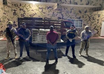 Incauta pacas de marihuana en Pedernales