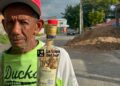 José Féliz fabrica botellas que curan varias enfermedades