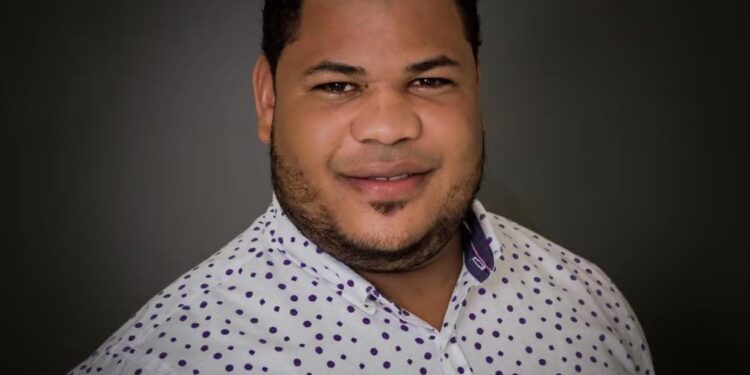 Xavier Carrasco, abogado, comentatista radial y articulista