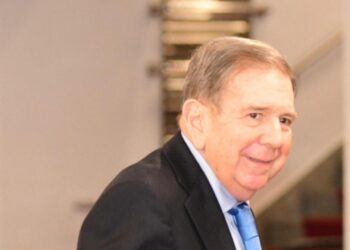 Edmundo González saldría este domingo de República Dominicana