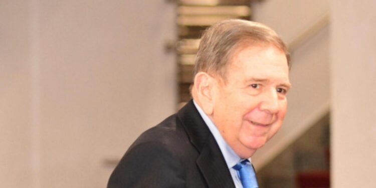 Edmundo González saldría este domingo de República Dominicana