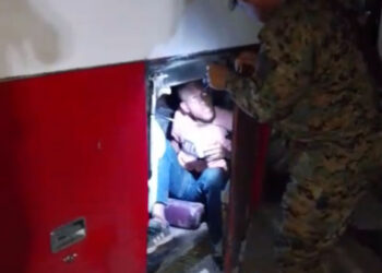 Ejército intercepta autobús con 24 extranjeros en San Juan