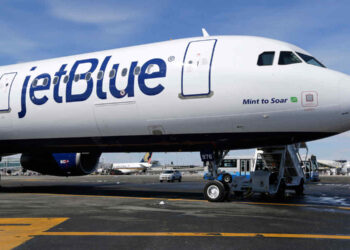 Multan con 2 millones de dólares a JetBlue