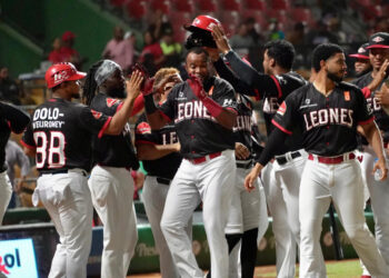 Escogido gana a Estrellas