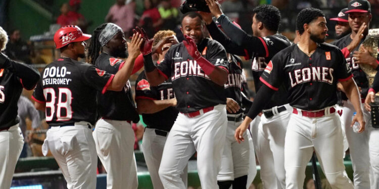 Escogido gana a Estrellas