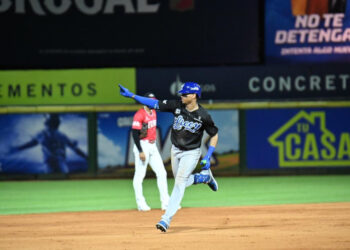 Licey remota y vence Escogido