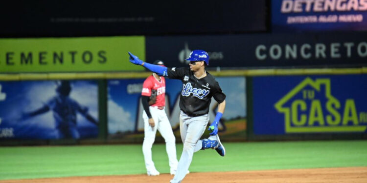 Licey remota y vence Escogido