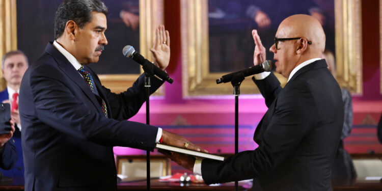 Maduro jura como presidente de Venezuela