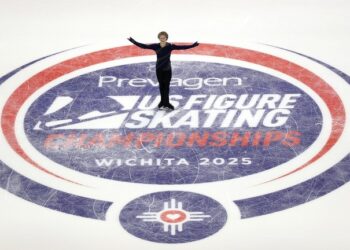 Atletas y sus entrenadores abordo de avión se estrelló en Washington