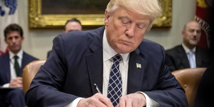 De un plumazo Trump retira a EEUU de la OMS y del Acuerdo de París