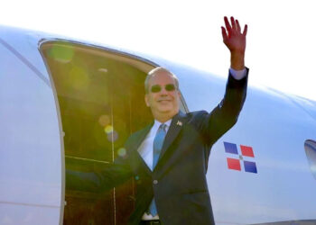 Abinader sale hoy a Montevideo