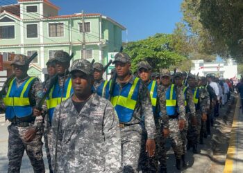 Ascienden 4,807 policías