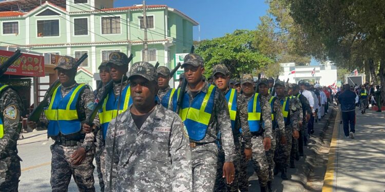 Ascienden 4,807 policías