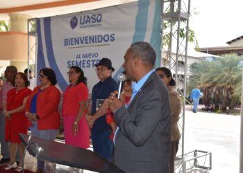 Dan bienvenida a profesorado por inicio del semestre