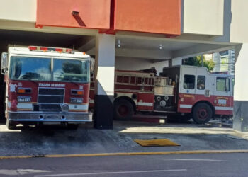 A «manos pelá» bomberos de Neyba y Baní