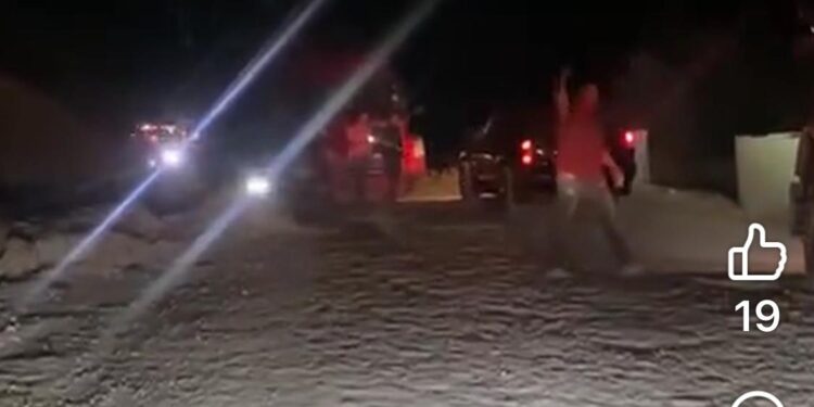 Vehículos varados en «El Derrumbao»