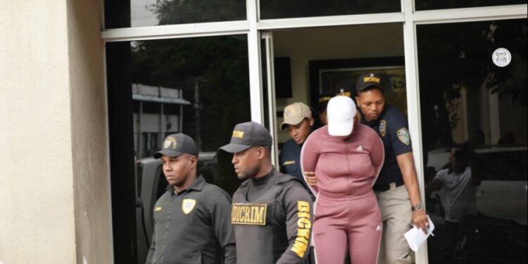 5 años a mujer mató chino