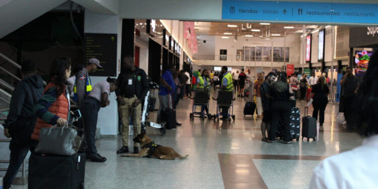 Amplio dispositivo de seguridad en Aeropuerto Las Américas por llegada de Marco Rubio