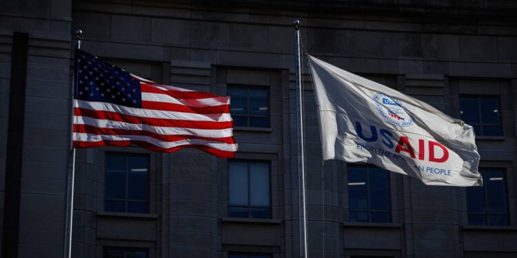 Juez federal bloquea plan de Trump de despedir empleados Usaid