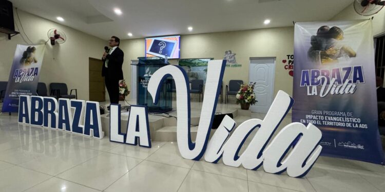 «Abraza la vida» programa con el que las iglesias Adventista apoyan comunidades del Sur