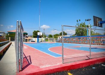 Entregan centro deportivo en Sabana Yegua, Azua