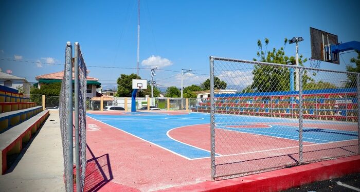 Entregan centro deportivo en Sabana Yegua, Azua
