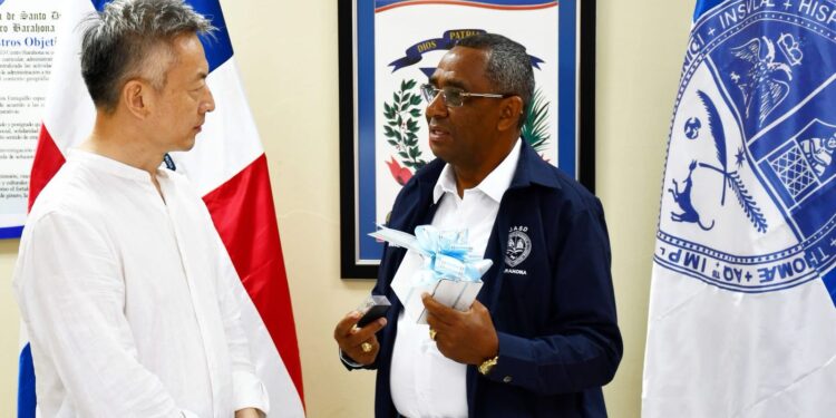 Embajador de China abre posibilidad de colabora con la UASD Recinto Barahona