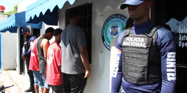 PN realiza «batida» contra la delincuencia en provincias, incluido el Sur