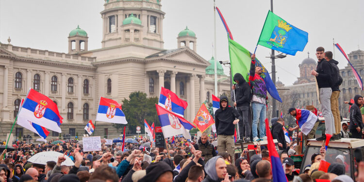 Serbia es escenario de protestas antigubernamentales