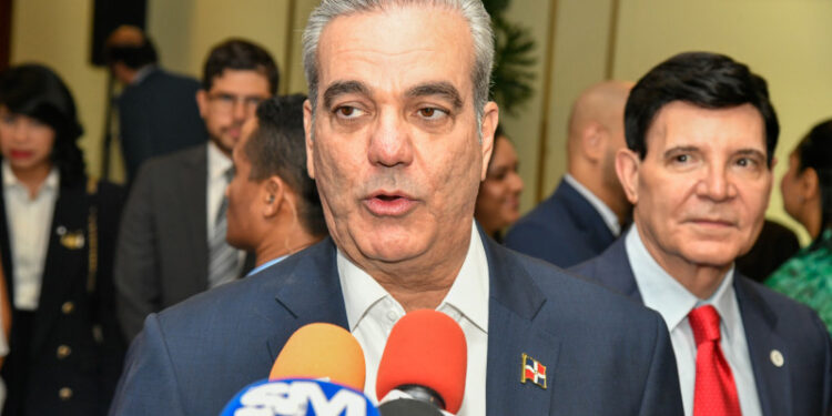 Gobierno dominicano evaluará arancel de 10 % de EEUU