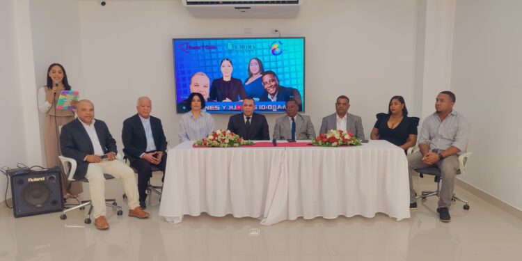 Lanzan oficialmente «A Media Mañana» en Barahona