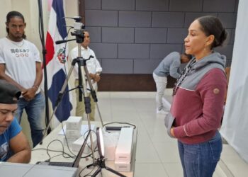 Dotan de identificación a estudiantes de la UASD Recinto Barahona