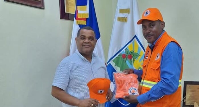 Alcalde y director Defensa Civil coordinan operativo SS