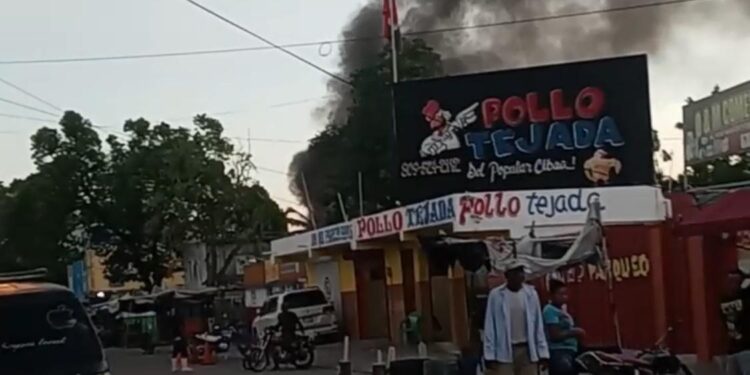 Reportan incendio en mercado público de Barahona