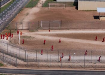 Justicia sigue desafío a deportaciones de Trump